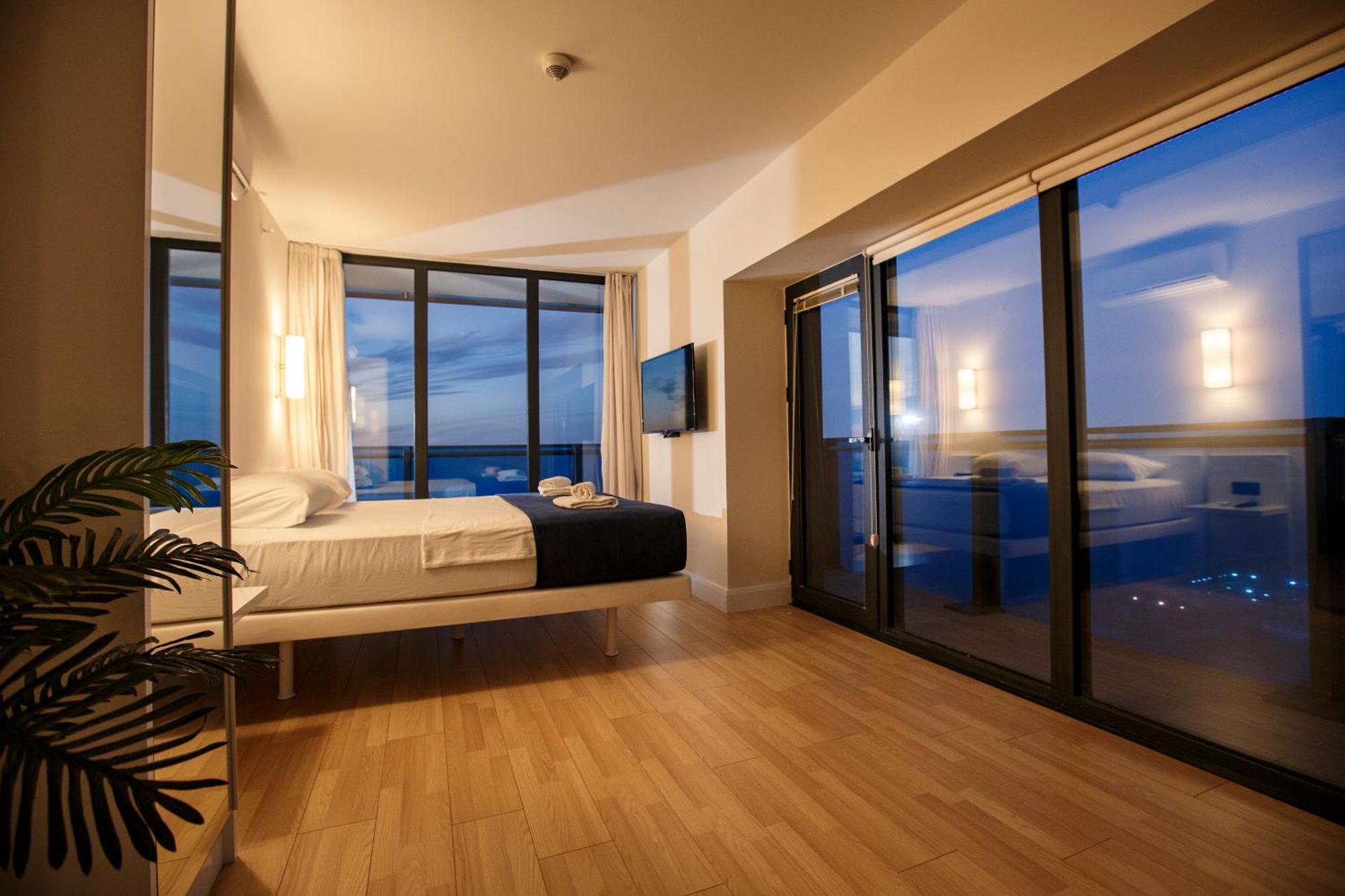 Panorama Orbi Beach Resort Center Suite Μπατούμι Εξωτερικό φωτογραφία